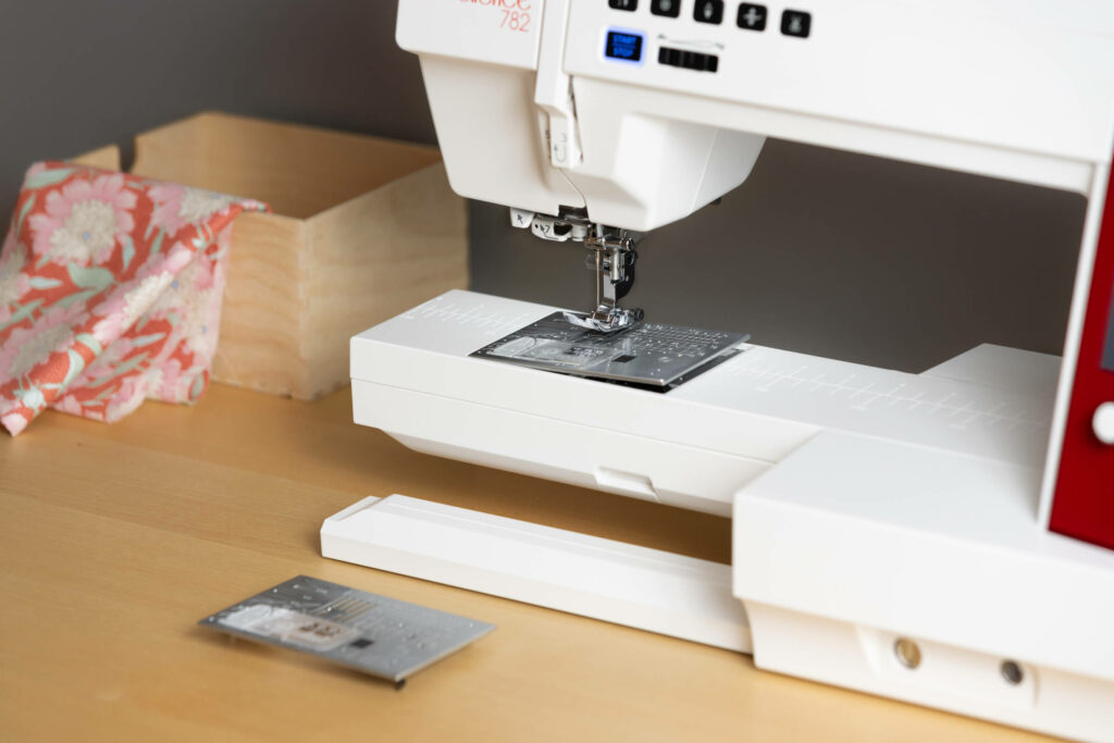 elna excellence 782 Stichplatte